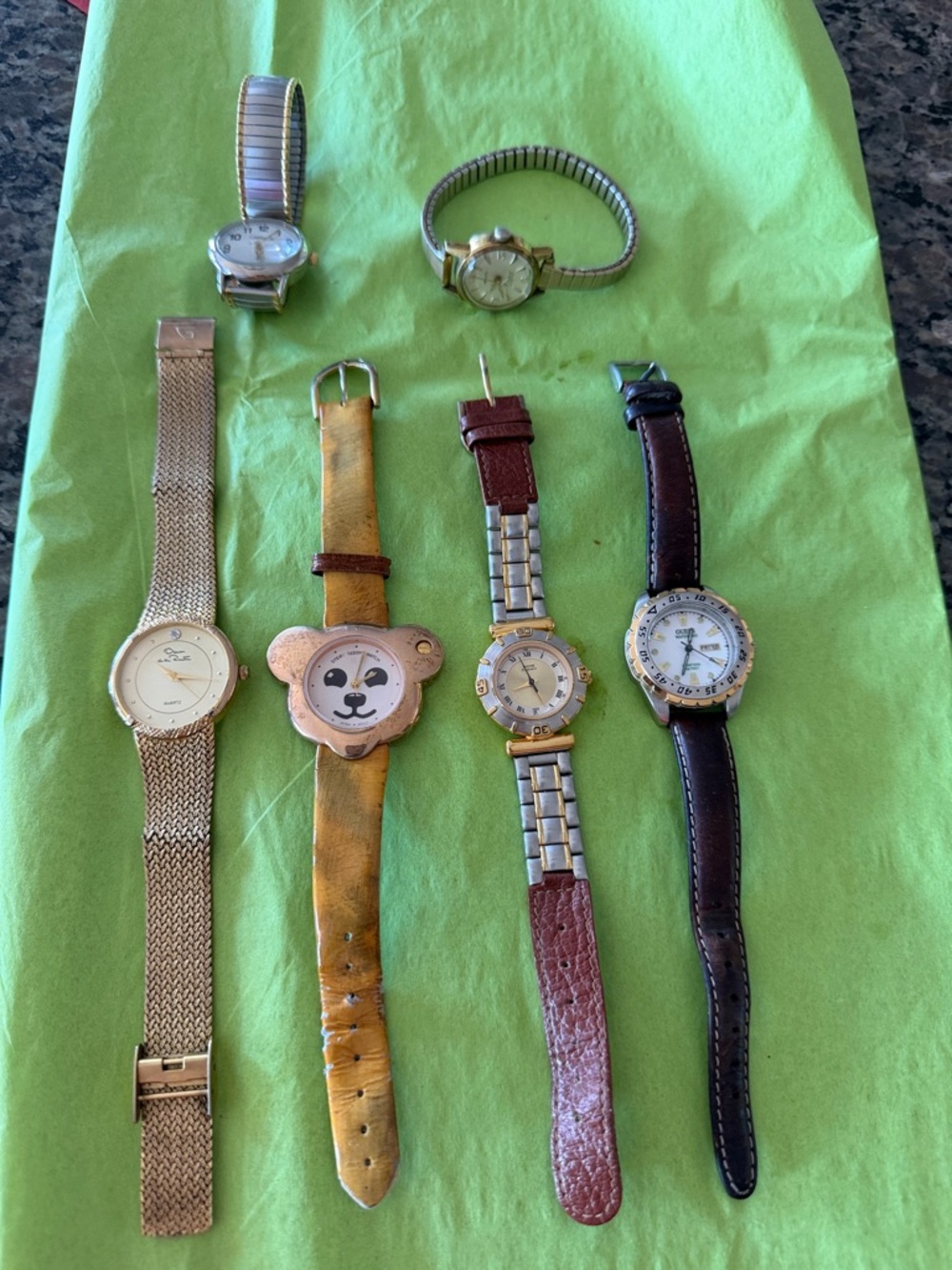 Mixed Lot of 6 Vintage Wristwatches - Steiff, Guess, Oscar dela Renta.